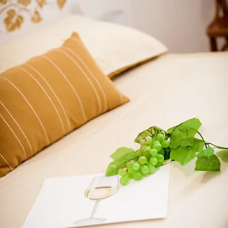 Qualys Vignoble Parking, Square View, Close To Διαμέρισμα