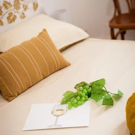 Qualys Vignoble Parking, Square View, Close To *