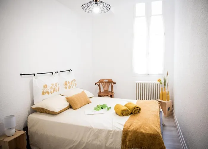 Qualys Vignoble Parking, Square View, Close To