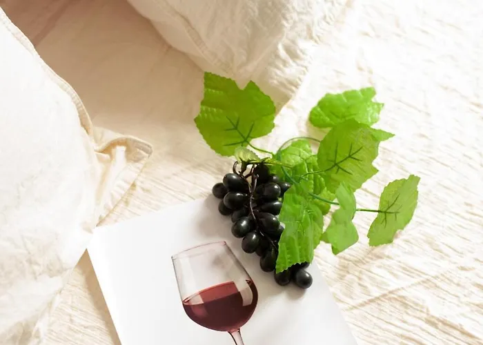 Qualys Vignoble Parking, Square View, Close To